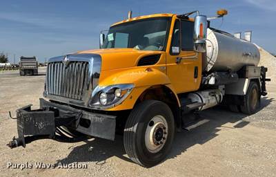 2008 International 7400 Oil Distributor Truck