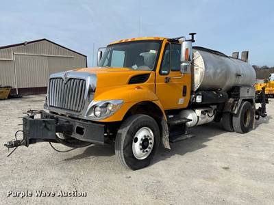 2008 International 7400 Oil Distributor Truck