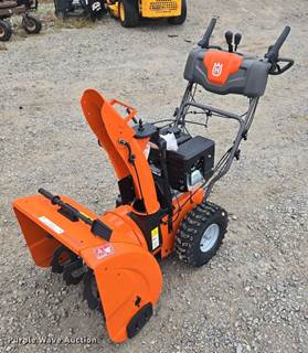 Husqvarna ST224 Snow Blower