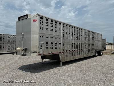 2020 Wilson PSDCL-402 Livestock Trailer