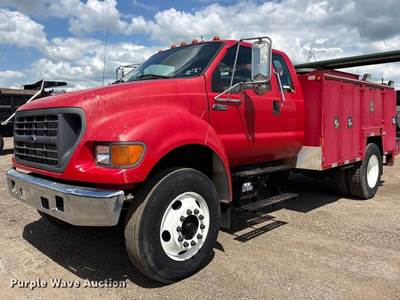 2000 Ford F750 Ext. Cab Utility / Service Truck