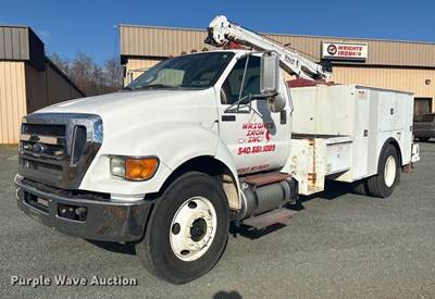 2011 Ford F750 Super Duty XL Utility / Service Truck