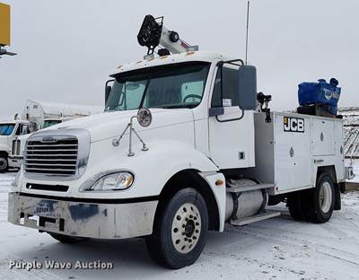 2005 Freightliner Columbia 120 Utility / Service Truck
