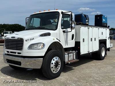 2017 Freightliner M2106 Utility / Service Truck