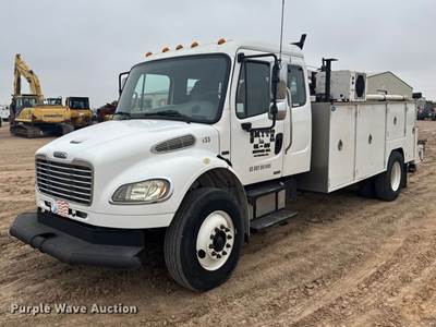 2005 Freightliner Business Class M2 Utility / Service Truck