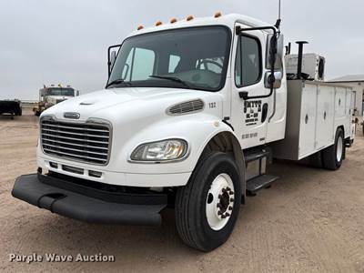 2005 Freightliner Business Class M2 Utility / Service Truck