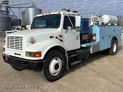 2001 International 4900 Utility / Service Truck