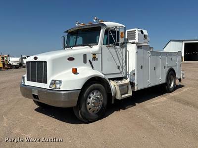 2000 Peterbilt 330 Service Truck