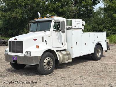 2002 Peterbilt 330 Utility / Service Truck