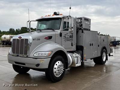 2015 Peterbilt 337 Utility / Service Truck