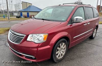 2011 Chrysler Town And Country Van