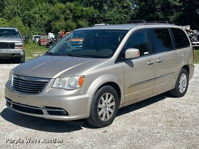 2013 Chrysler Town And Country Van