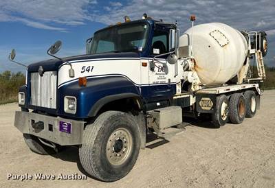 2005 International 5600I Ready Mix Truck
