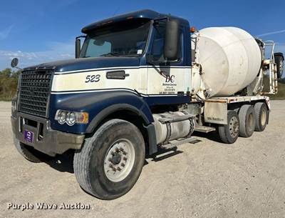 2002 Volvo VNL Ready Mix Truck
