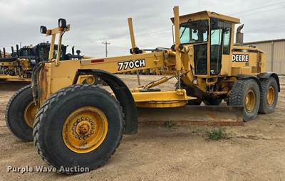 2000 John Deere 770CH Motor Grader