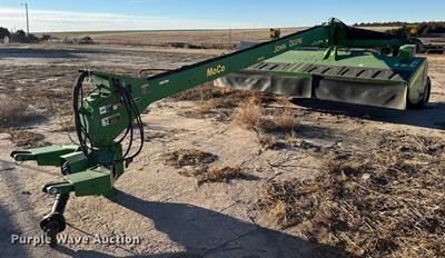 2014 John Deere 956 Swather / Windrower