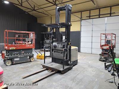 Crown SP4050-30 Order Picker