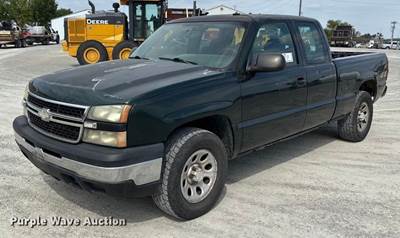 2006 Chevrolet Silverado 1500 Ext. Cab Pickup Truck