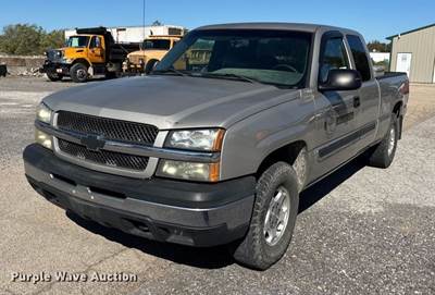 2004 Chevrolet Silverado 1500 Ext. Cab Pickup Truck