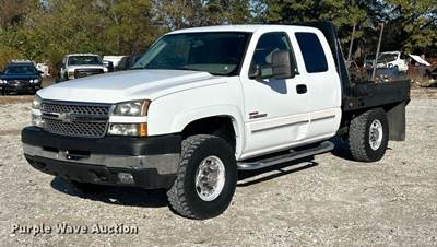 2005 Chevrolet Silverado 2500HD Ext. Cab Bale Bed Pickup Truck