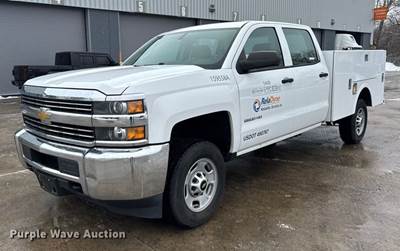 2015 Chevrolet Silverado 2500HD Crew Cab Utility Bed Pickup Truck