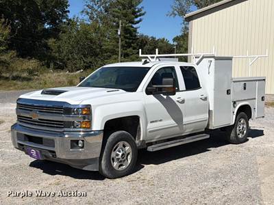 2017 Chevrolet Silverado 2500HD Crew Cab Utility Bed Pickup Truck