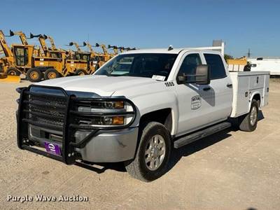 2015 Chevrolet Silverado 2500HD 4X4 Crew Cab Utility Bed Pickup Truck