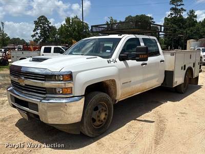 2018 Chevrolet Silverado 3500HD Crew Cab Utility Bed Pickup Truck