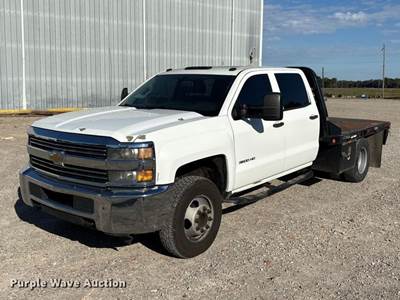2015 Chevrolet Silverado 3500HD Crew Cab Flatbed Pickup Truck
