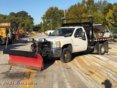 2009 Chevrolet Silverado 3500HD Flatbed Pickup Truck