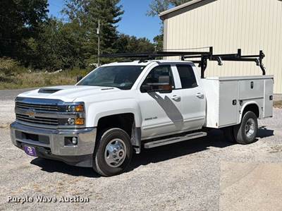 2017 Chevrolet Silverado 3500HD Crew Cab Utility Bed Pickup Truck