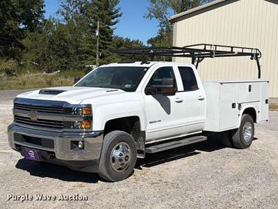 2017 Chevrolet Silverado 3500HD Crew Cab Utility Bed Pickup Truck