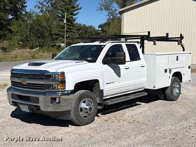 2017 Chevrolet Silverado 3500HD Crew Cab Utility Bed Pickup Truck