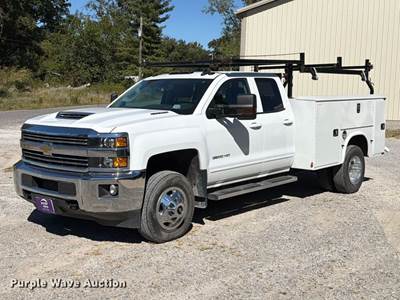 2017 Chevrolet Silverado 3500HD Crew Cab Utility Bed Pickup Truck