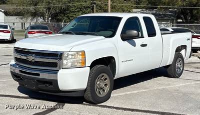 2011 Chevrolet Silverado Ext. Cab Pickup Truck