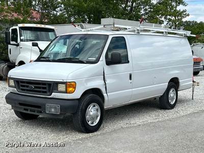 2005 Ford E-350 Van