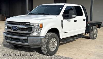 2022 Ford F250 Super Duty Crew Cab Flatbed Pickup Truck