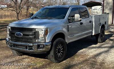 2019 Ford F250 Super Duty Crew Cab Utility Bed Pickup Truck