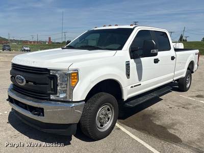 2017 Ford F250 Super Duty Crew Cab Pickup Truck