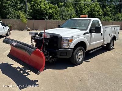 2015 Ford F250 Super Duty Utility Bed Pickup Truck