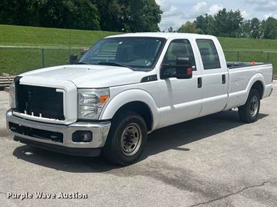 2015 Ford F250 Super Duty Crew Cab Pickup Truck