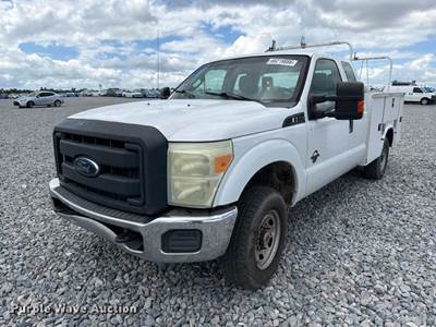 2016 Ford F250 Super Duty Utility Bed Pickup Truck