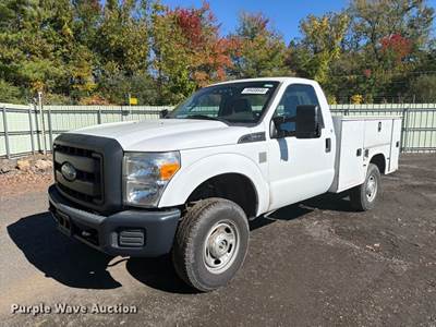 2015 Ford F250 Super Duty Utility Bed Pickup Truck