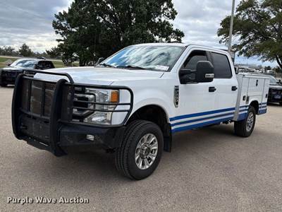 2022 Ford F250 Super Duty Crew Cab Utility Bed Pickup Truck