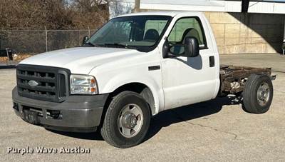 2006 Ford F250 XL Super Duty Pickup Truck Cab And Chassis
