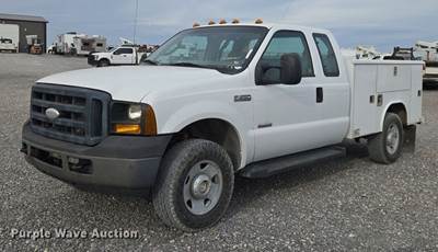 2007 Ford F250 Super Duty XL Ext. Cab Utility Bed Pickup Truck