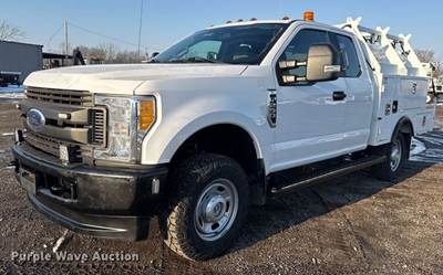 2017 Ford F250 Super Duty XL Ext. Cab Utility Bed Pickup Truck