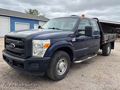 2012 Ford F250 XL Ext Cab Flatbed Pickup Truck