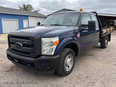 2012 Ford F250 XL Ext Cab Flatbed Pickup Truck