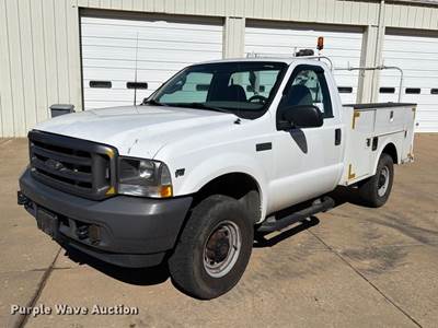 2003 Ford F250 Super Duty XL Utility Bed Pickup Truck